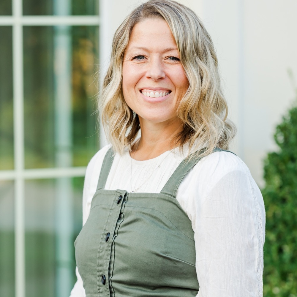 Meet your Posher, Hilary